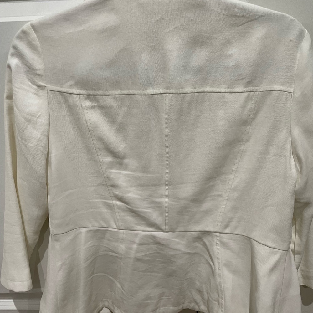 Chico’s white military style blazer. Rare blazer with gold buttons and details. - Picture 5 of 5